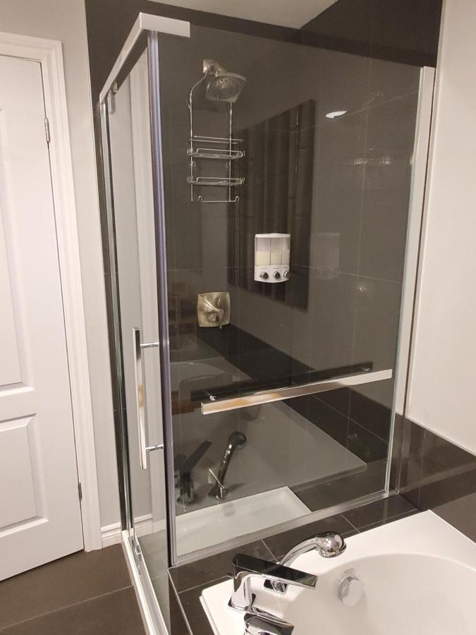 Dans Les Bras De Memphre Bed & Breakfast Magog ภายนอก รูปภาพ