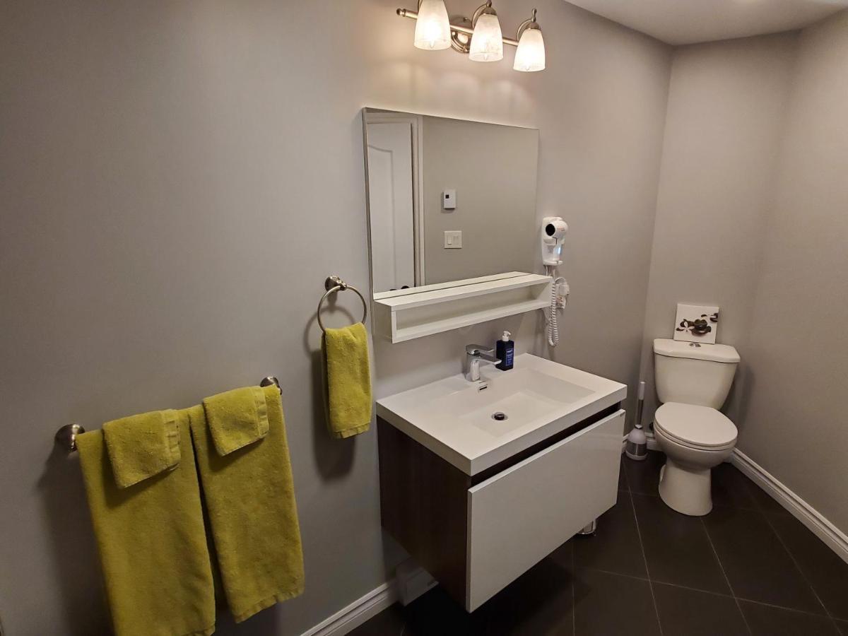 Dans Les Bras De Memphre Bed & Breakfast Magog ภายนอก รูปภาพ