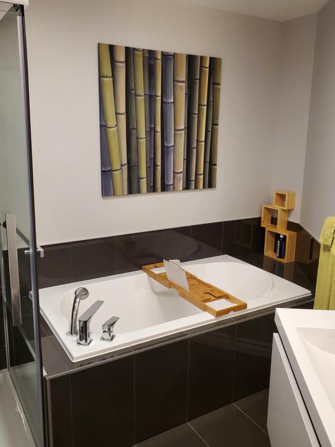 Dans Les Bras De Memphre Bed & Breakfast Magog ภายนอก รูปภาพ