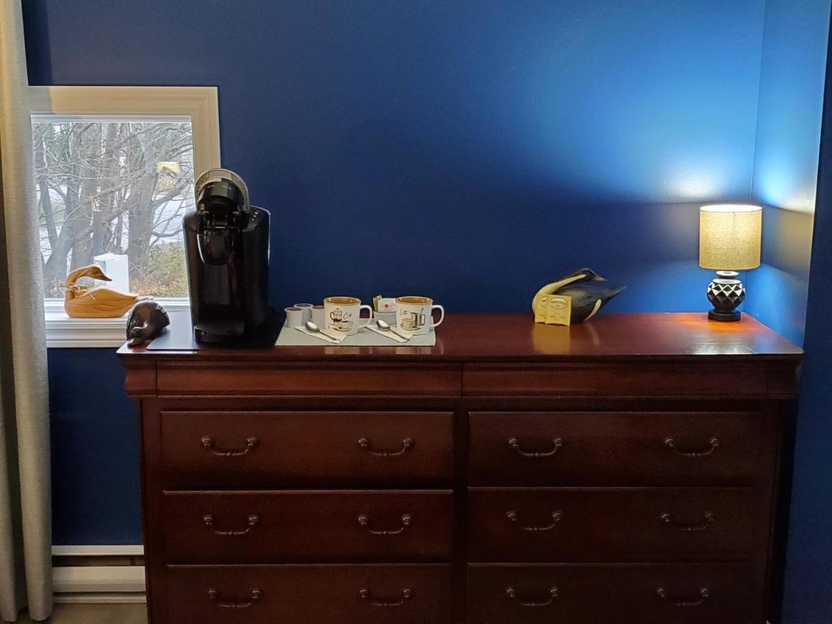Dans Les Bras De Memphre Bed & Breakfast Magog ภายนอก รูปภาพ