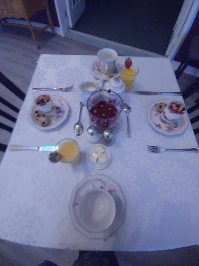 Dans Les Bras De Memphre Bed & Breakfast Magog ภายนอก รูปภาพ