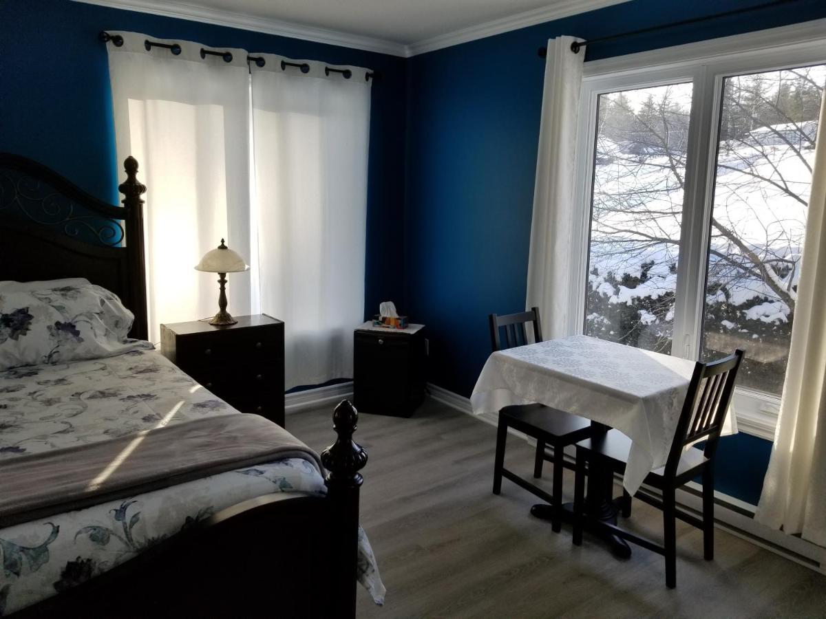 Dans Les Bras De Memphre Bed & Breakfast Magog ภายนอก รูปภาพ