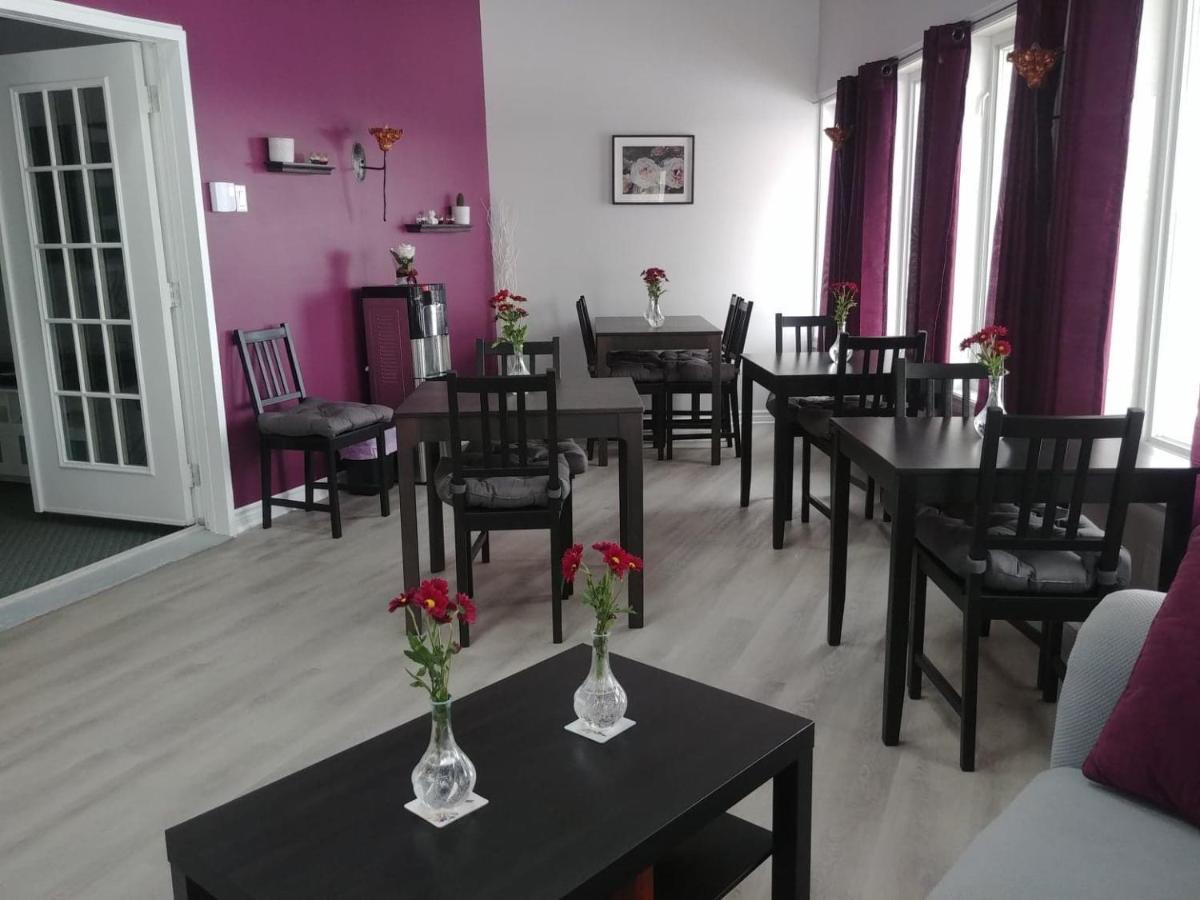 Dans Les Bras De Memphre Bed & Breakfast Magog ภายนอก รูปภาพ