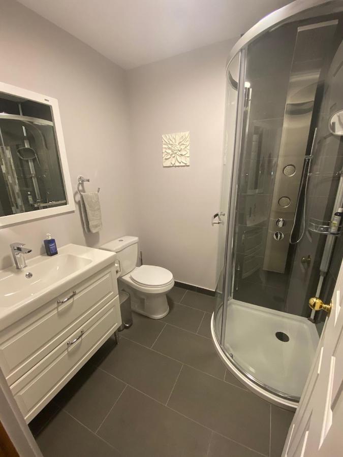 Dans Les Bras De Memphre Bed & Breakfast Magog ภายนอก รูปภาพ