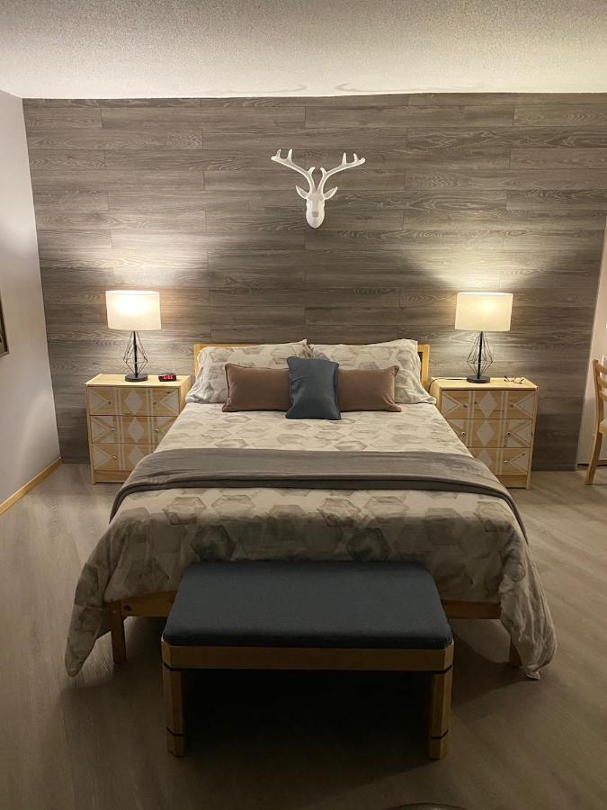 Dans Les Bras De Memphre Bed & Breakfast Magog ภายนอก รูปภาพ